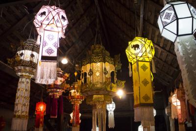 คำอธิบาย : Paper craft lantern or Yi peng, Lanna style, Northern of Thailand<br>ผู้ถ่าย : bunnyphoto<br>ลิขสิทธิ์  : bunnyphoto<br>รูปแบบลิขสิทธิ์ : สงวนลิขสิทธิ์<br>