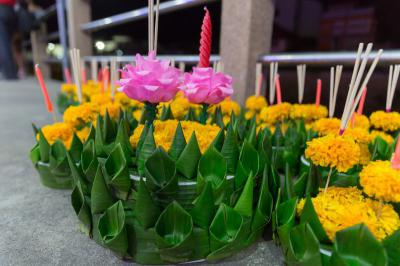 คำอธิบาย : พิธีลอยกระทง ปล่อยนก ปล่อยปลา<br>วันที่ถ่าย  :21 ส.ค. 2559<br>ผู้ถ่าย : สุพิชชา นักฆ้อง<br>ลิขสิทธิ์  : ศูนย์มานุษยวิทยาสิรินธร (องค์การมหาชน)<br>รูปแบบลิขสิทธิ์ : สัญญาอนุญาตครีเอทีฟคอมมอนส์<br>